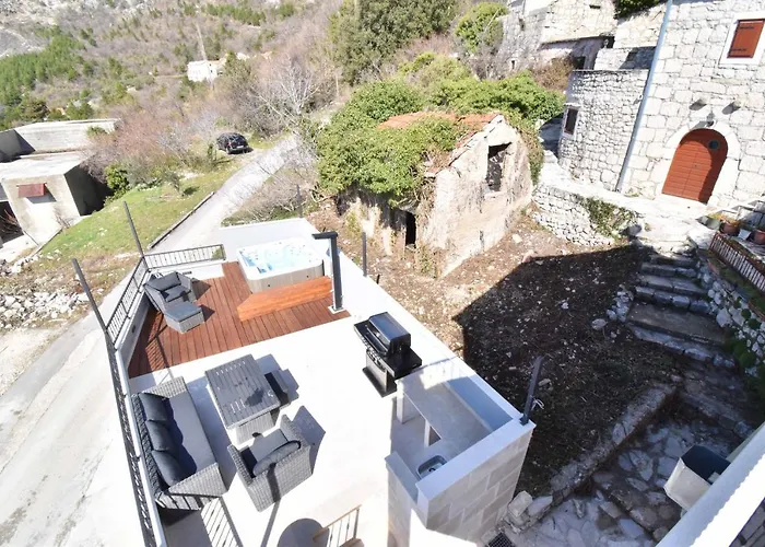 Old Dalmatian House With Jacuzzi Martine * Tučepi
