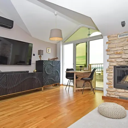 Old Dalmatian House With Jacuzzi Martine Tučepi