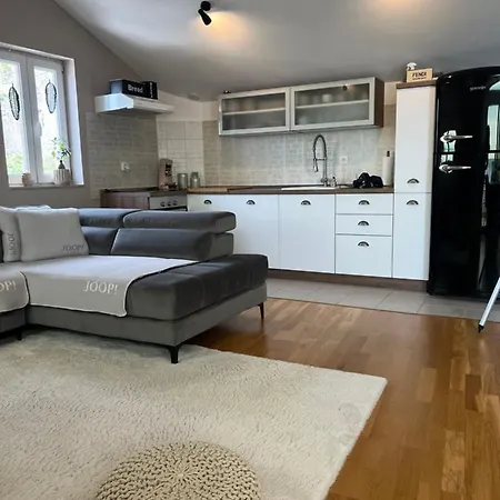 Old Dalmatian House With Jacuzzi Martine Tučepi