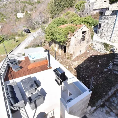 Old Dalmatian House With Jacuzzi Martine * Tučepi