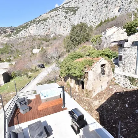 Old Dalmatian House With Jacuzzi Martine * Tučepi