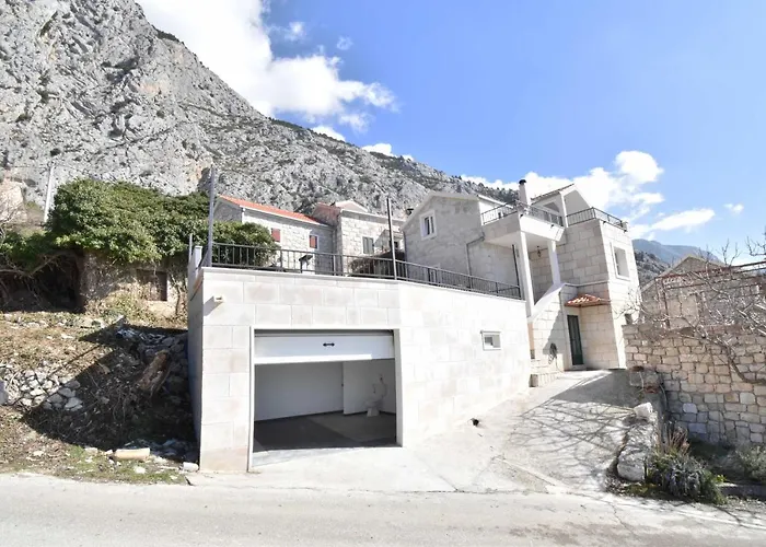 Old Dalmatian House With Jacuzzi Martine 別荘 Tučepi